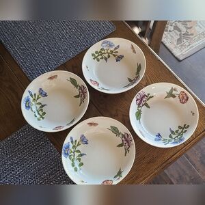 Cordon Bleu "Caroline" cereal/soup bowl set of 4. Measure 6 7/8" in diameter.